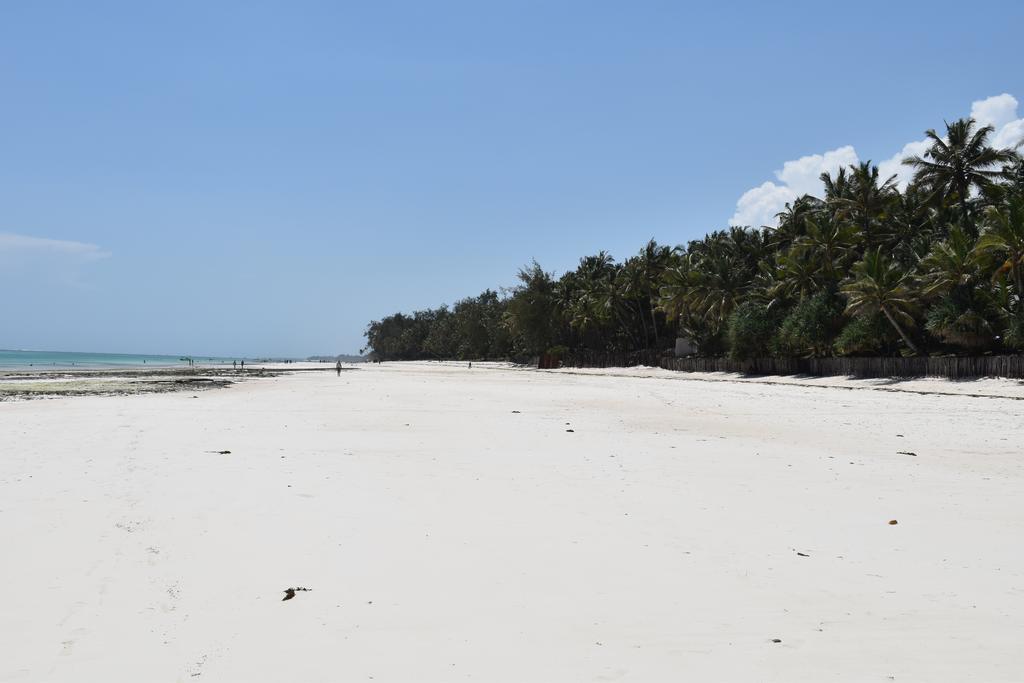 Galu Inn Diani Beach Exterior photo
